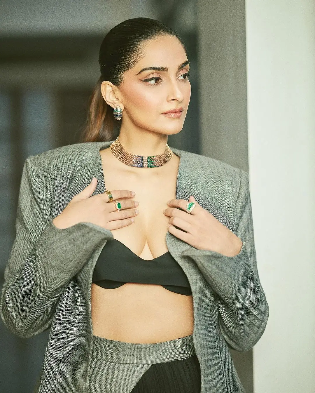 BOLLYWOOD ACTRESS SONAM KAPOOR PHOTOSHOOT IN GREEN COAT AND GOWN 6